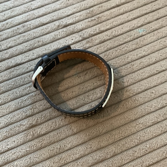 Women’s Fossil initial bracelet, M letter, black leather with white stitching - Picture 3 of 3